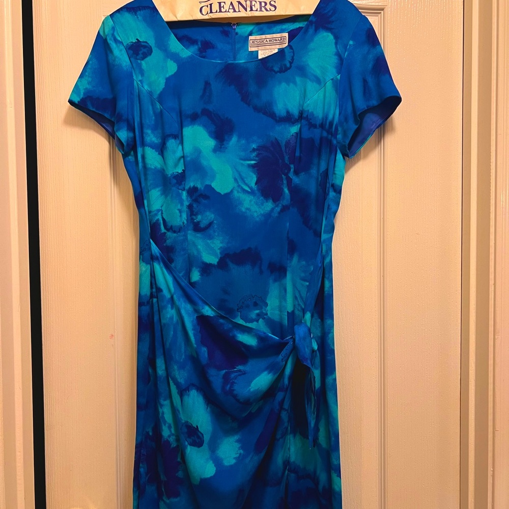 Vintage wrap dress… very cute. Size 10